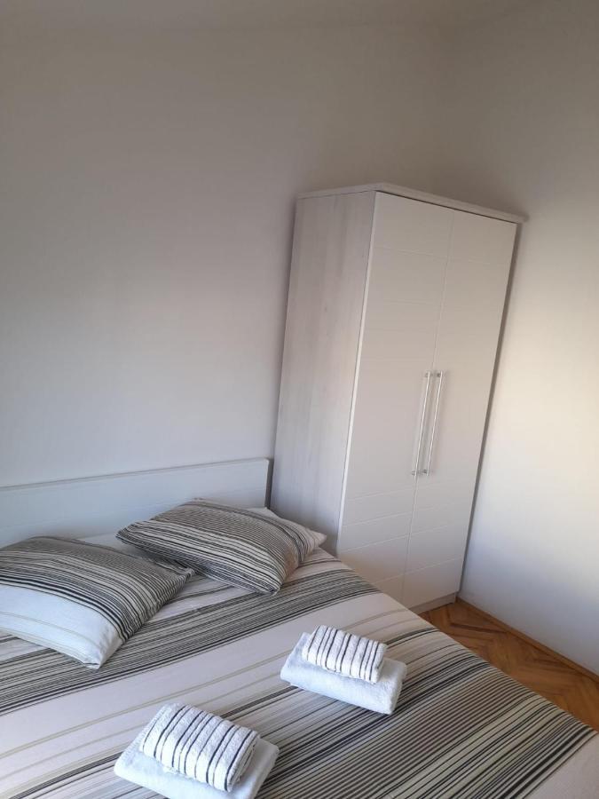 Apartman Lugovic 希贝尼克 外观 照片