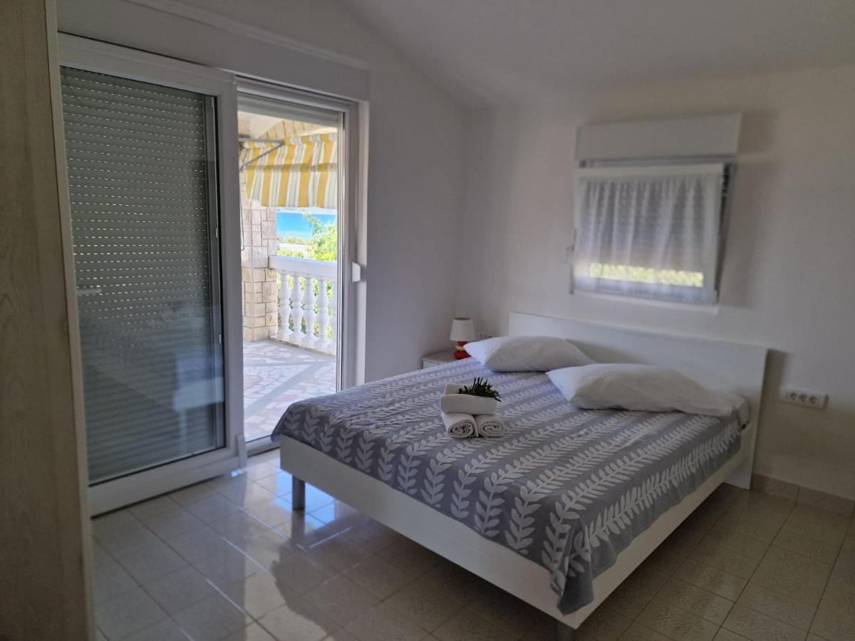 Apartman Lugovic 希贝尼克 外观 照片