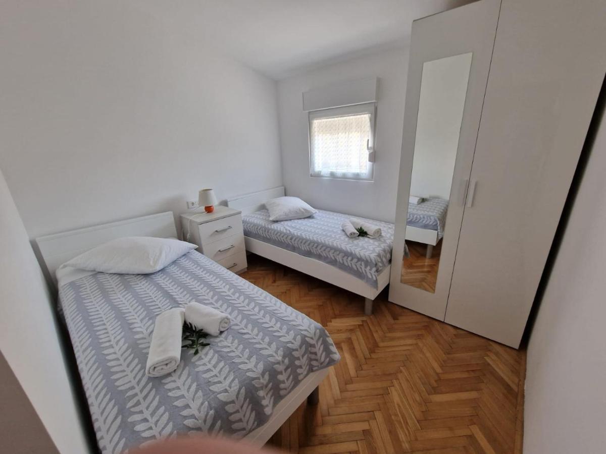 Apartman Lugovic 希贝尼克 外观 照片