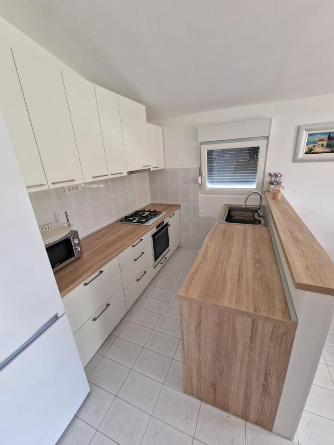 Apartman Lugovic 希贝尼克 外观 照片
