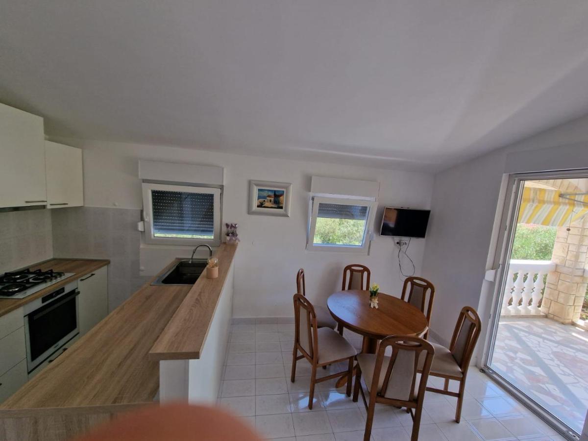 Apartman Lugovic 希贝尼克 外观 照片